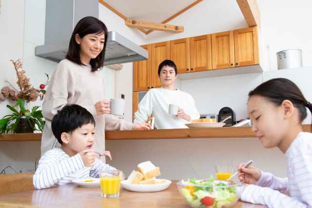 起床後朝食　光メタルセンター